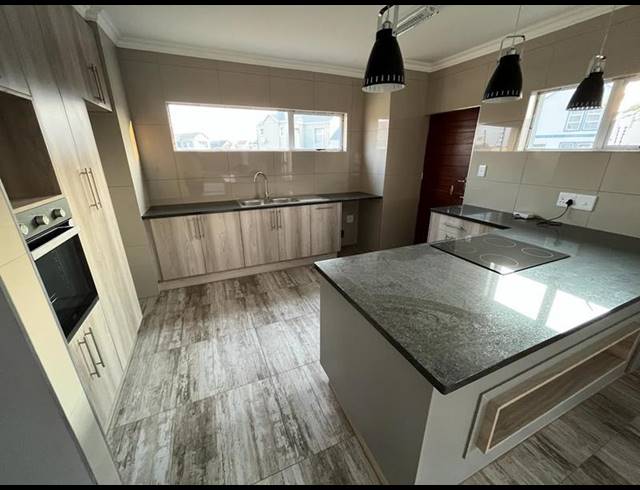 3 BEDROOM TOWNHOUSE FOR SALE IN RIVERSPRAY LIFESTYLE ESTATE